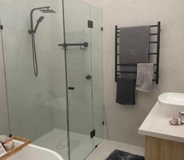 Warnbro Bed & Breakfast | Lg Qs Rm Private Luxury Bathrm Strictly NON SMOKERS and Genuine Travellers ONLY over 25