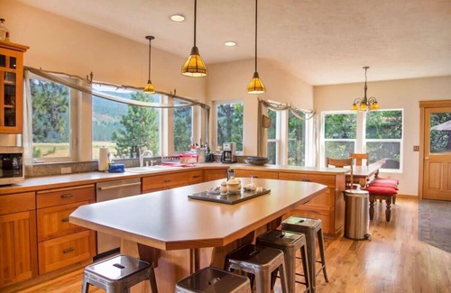 Liberty Lake House | Liberty Lodge - Waterfront Home with Beds for 20