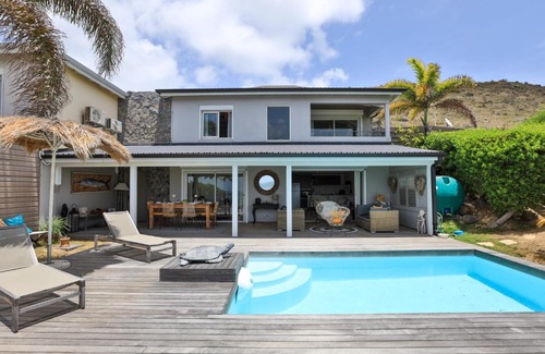 Bellevue Villa | Life Is Good In Cul De Sac