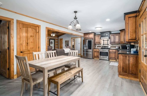 Ellijay Cabin | Life on the River at the Cabin