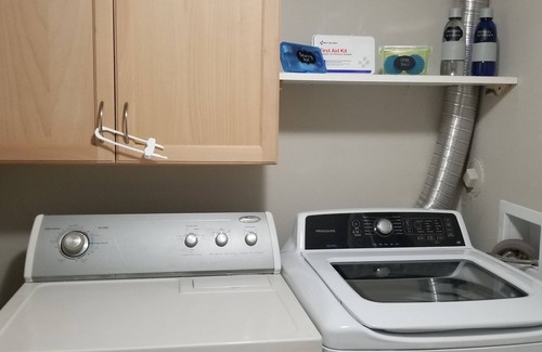 Miramar Apartment | Light & Airy 2-Bedroom Lakeview Condo with Pool
