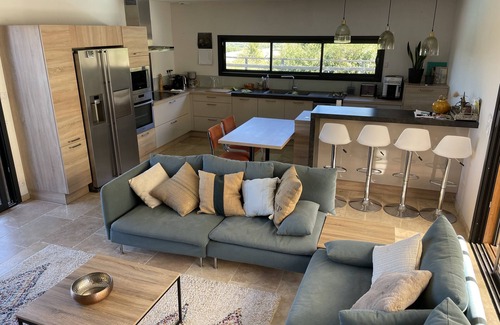 Roullens House | Light and airy villa with great views and private pool