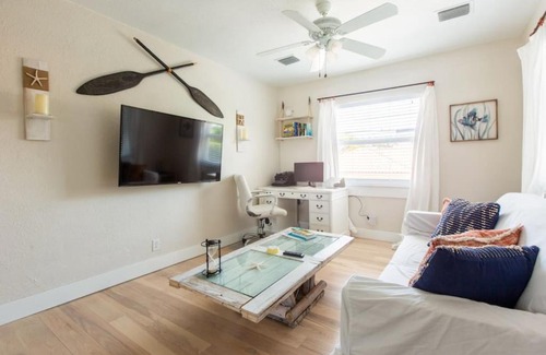 Southside Apartment | Light and Breezy in SoSo