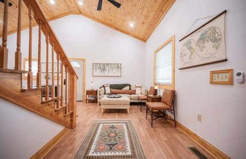 Smithville House | Light And Bright Cabin Close To Pates Ford Marina