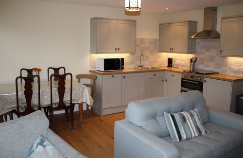 North Berwick House | Light and bright ground floor level cottage, sleeps 4
