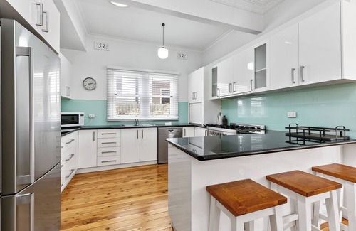 Turvey Park House | Light filled and spacious home in a central location