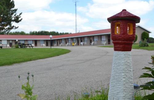 South Bruce Hotel | Lighthouse Motel