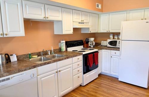 Ocracoke Condo | Lighthouse Villas 10: Centrally located condo in Ocracoke