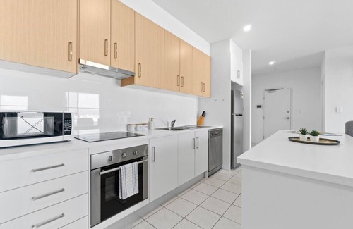 Lightsview Apartment | Lightview Oasis- Modern 2BR Apt- WiFi & Parking