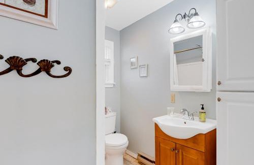 York Beach House | Lil' Cottage Retreat