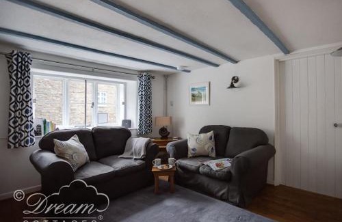 Burton Bradstock House | Lilac Cottage