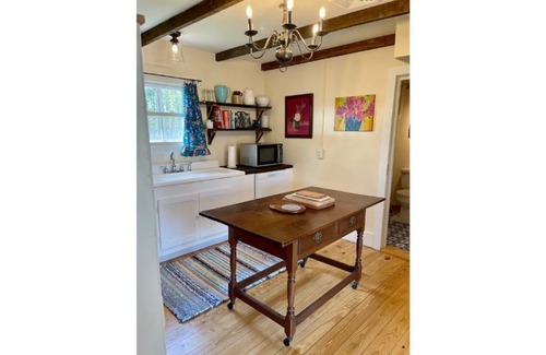 Norwood House | Lilac Cottage - Sleeps 8