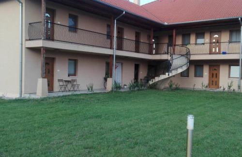 Cserkeszolo Apartment | Liliána Apartman