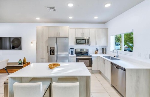 Lake Worth Corridor House | Lilly at Aviara Lake Worth