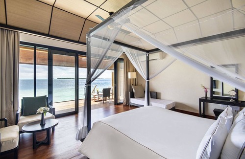 Huvahendhoo Resort | Lily Beach Resort & Spa - All Inclusive