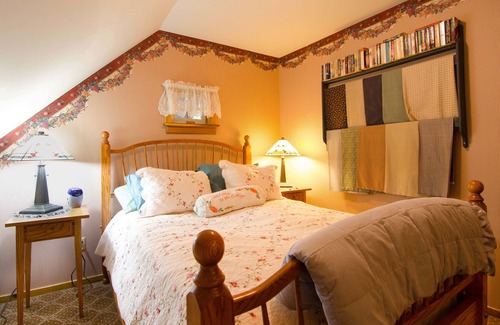 Harpers Ferry Bed & Breakfast | Lily Garden Bed and Breakfast