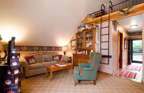Harpers Ferry Bed & Breakfast | Lily Garden Bed and Breakfast