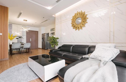 Ngoc Khanh Apartment | Lilyhome - Vinhomes Metropolis Apartments Deluxury