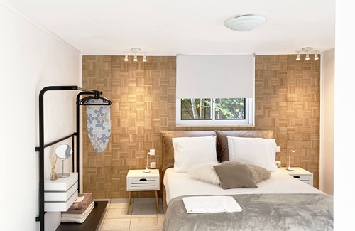 Lagonissi House | Lime beach house