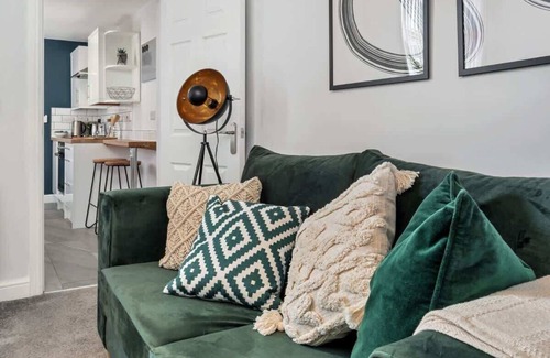 Stoke-on-Trent House | Lime House Summary: W