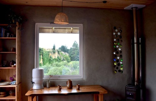 Broomfield Cabin | Lime Hut with wood burning sauna - Waipara Narrows offgrid