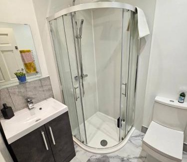 West Twickenham Apartment | Lime Tree Garden