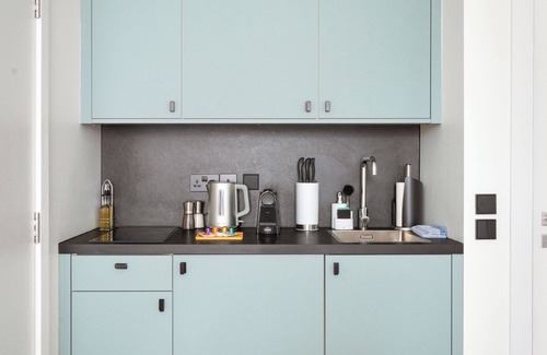 St. Leonard's Apartment | Limehome London Streatham High Rd