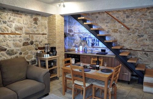Limni Apartment | Limni Stone Apartments – Seaside Horizon