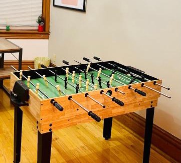Wrightwood Neighbors Apartment | Lincoln Park Gem