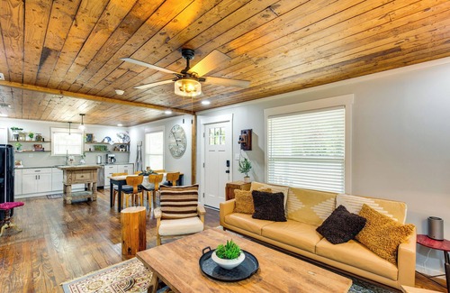 Lindale House | Lindale Vacation Rental w/Deck & Grill!