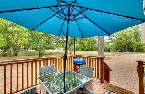 Lindale House | Lindale Vacation Rental with Deck and Grill!