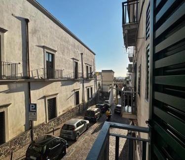 Pozzuoli House | Lindas Room