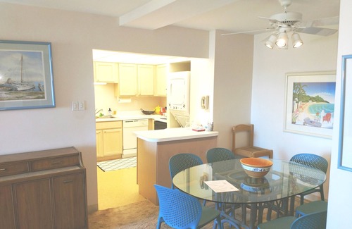 Rehoboth Beach Condo | LINENS INCLUDED*!, OCEANFRONT BUILDING, ROOFTOP POOL, ON THE REHOBOTH BOARDWALK
