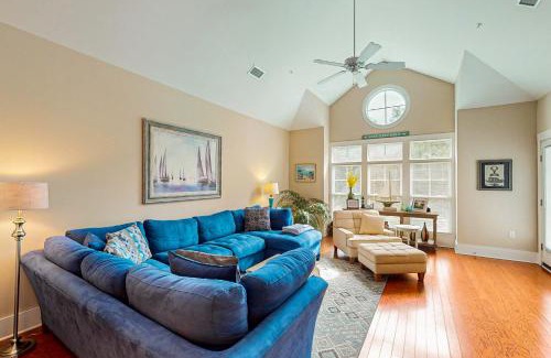 St. James Apartment | Linger Longer