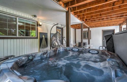 Central Colorado Springs House | Lion Lodge - Prime Spot Game Room Hot Tub Fire Pit