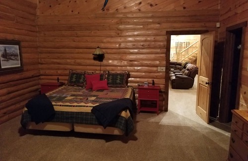 Emigrant Cabin | Lion's Ledge