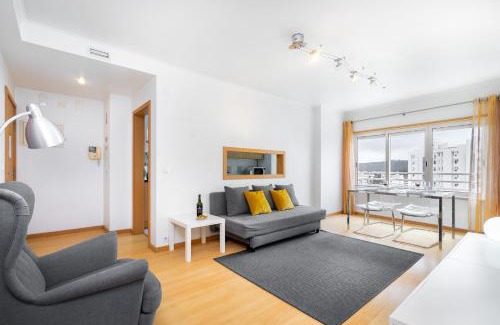 Sao Domingos de Benfica Apartment | Lisboa, Cidade, Elegant Apartment with Air Cond, Free WIFI and Near Metro, by IG