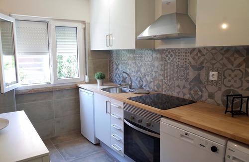 Costa de Caparica Apartment | Lisbon Beach Apartments 3. Beach 5 minutes, terrace, barbecue, pets welcome