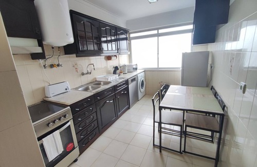 Alfragide Apartment | Lisbon spacious T2 in Damaia, Lisbon