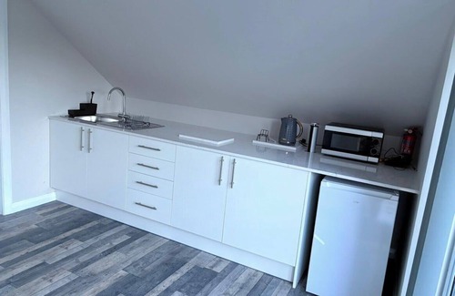 Lisburn Apartment | Lisburn - 1 Bedroom - sleeps 2 - Street parking