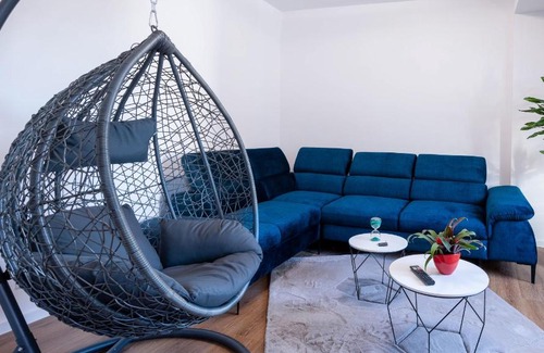 Hemsbach Apartment | Lit Living - Luxury House - Box Spring - Parking - Exclusive Kitchen