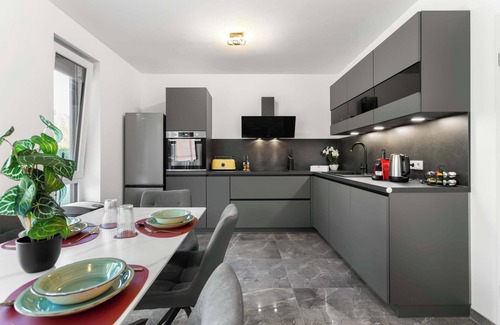 Woerth am Rhein Apartment | LiT LiVING: Luxus | Box SprIng | Parking | Garten