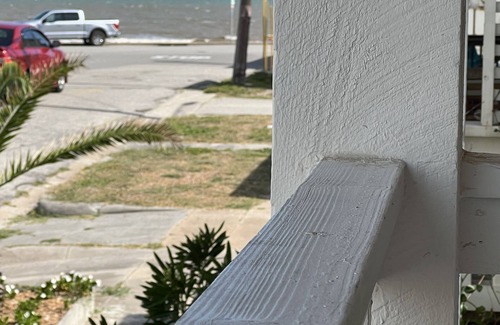 San Jacinto House | Literally feet away from the beach. Newly remodeled! Perfect for a party of 2-8