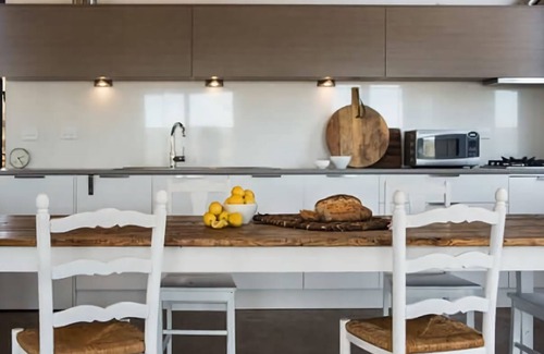 Shepherds Flat House | Lithia Guest House ~ Daylesford Region ~ Stylish Country Living