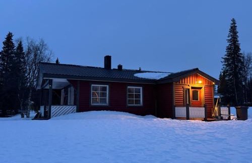 Kiruna Villa | Little adorable red