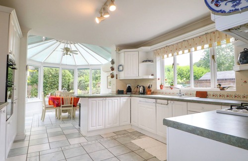 Tenterden Cottage | LITTLE BIRCHES, pet friendly, with a garden in Tenterden