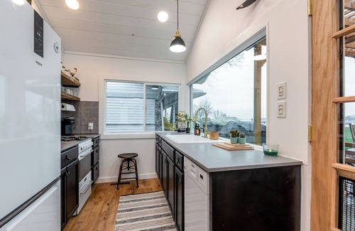 Russells Point House | Little Blue Bungalow - Amazing Views + Boat Dock!