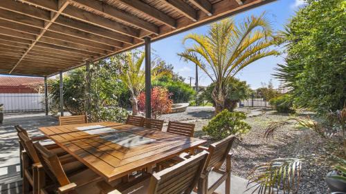 Aldinga Beach House | Little Boat Beach House at Aldinga Beach by Wine Coast Holiday Rentals