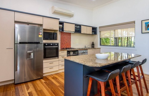 Horseshoe Bay House | Little Butterfly - Horseshoe Bay