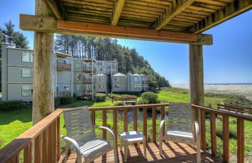 Newport Hotel | Little Creek Cove Beach Resort